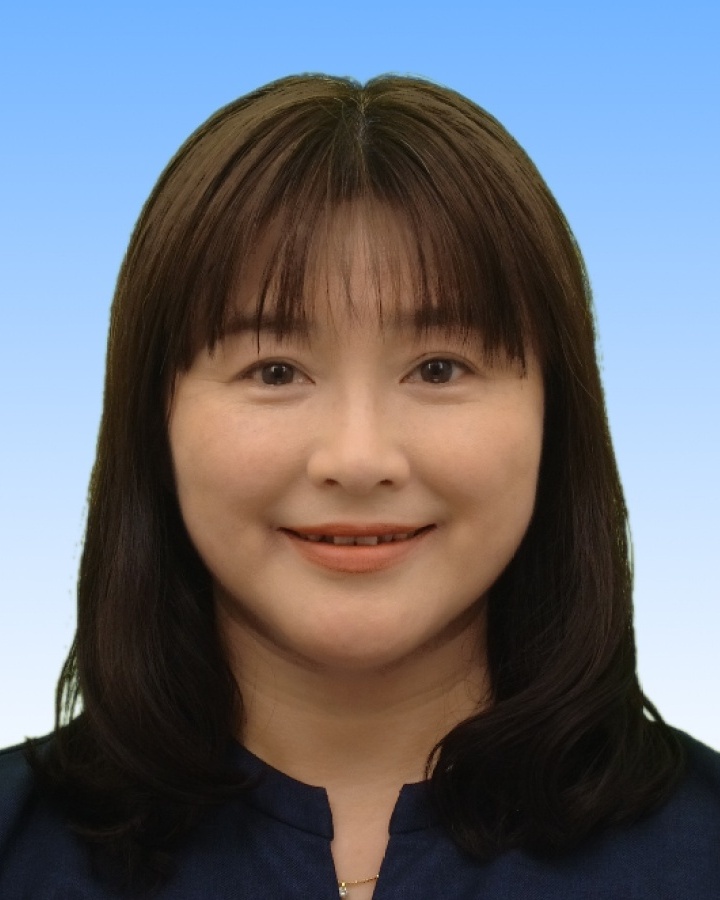 福井里江氏